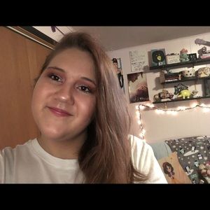 Meet your Posher, Lizzie